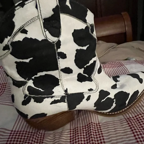 Cow Print Women's Ankle Boots - Black & White Western Style - Picture 7 of 9